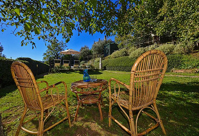 Garden area  . - Villa Casale di Rosa . (Fotogalerie) }}