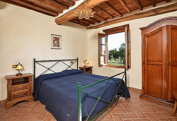 Double bedroom with beautiful view  . - Villa Casale di Rosa . (Galleria fotografica) }}