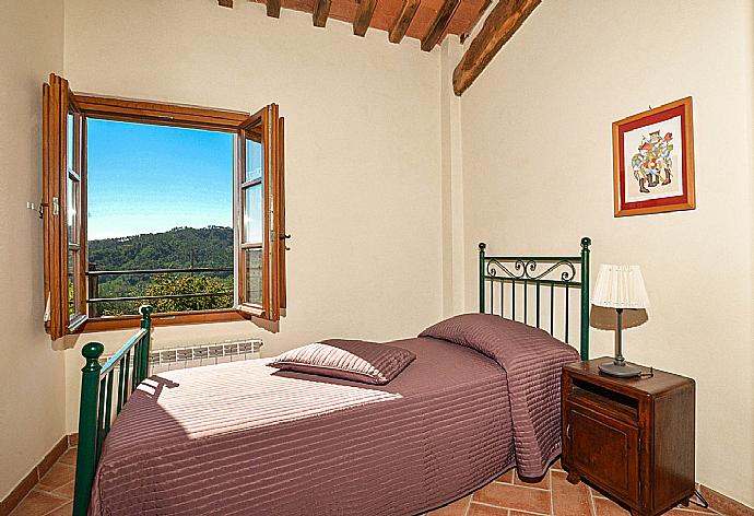 Single bedroom  . - Villa Casale di Rosa . (Галерея фотографий) }}