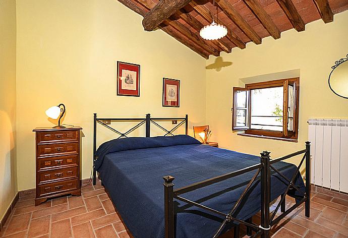 Double bedroom  . - Villa Casale di Rosa . (Photo Gallery) }}