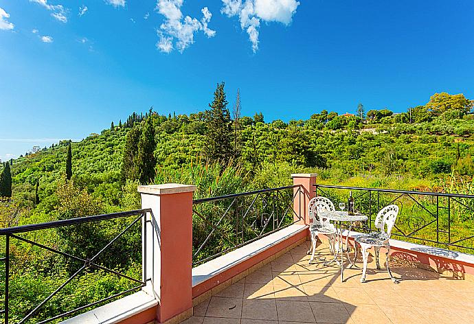 Balcony views . - Villa Eliza . (Fotogalerie) }}