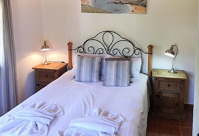 Double bedroom with A/C . - Villa Eliza . (Photo Gallery) }}