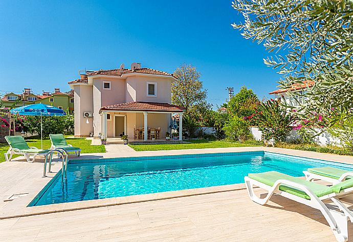 Beautiful villa with private pool, terrace, and garden . - Villa Atlantis . (Galerie de photos) }}