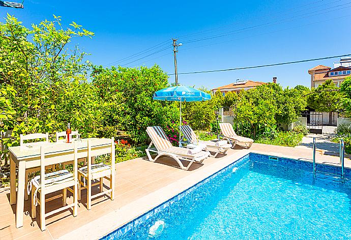 Private pool, terrace, and garden . - Villa Duman 1 . (Galería de imágenes) }}