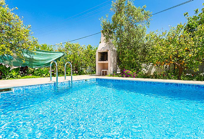 Private pool, terrace, and garden . - Villa Duman 3 . (Galería de imágenes) }}