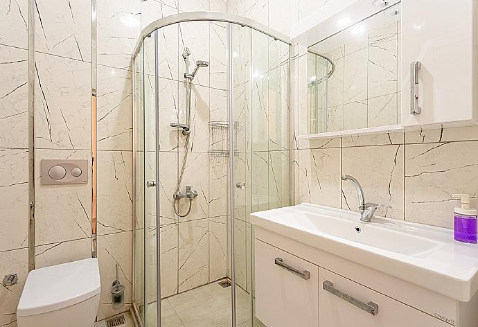 En suite bathroom with shower . - Villa Duman 3 . (Photo Gallery) }}