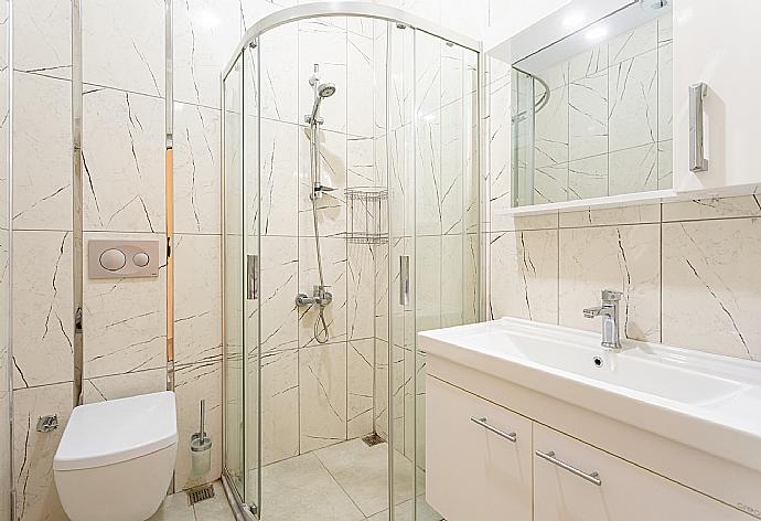 En suite bathroom with shower . - Villa Duman 3 . (Photo Gallery) }}