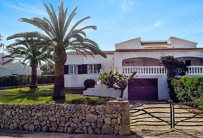 Villa Entrance . - Villa Bini Estrella . (Галерея фотографий) }}