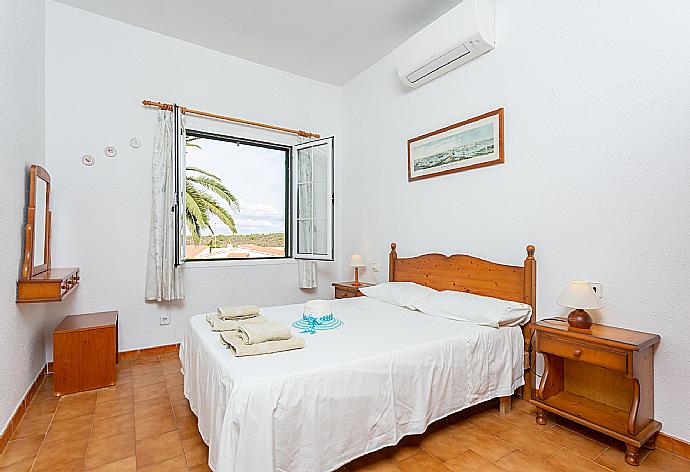 Double bedroom with A/C . - Villa Bini Estrella . (Galleria fotografica) }}