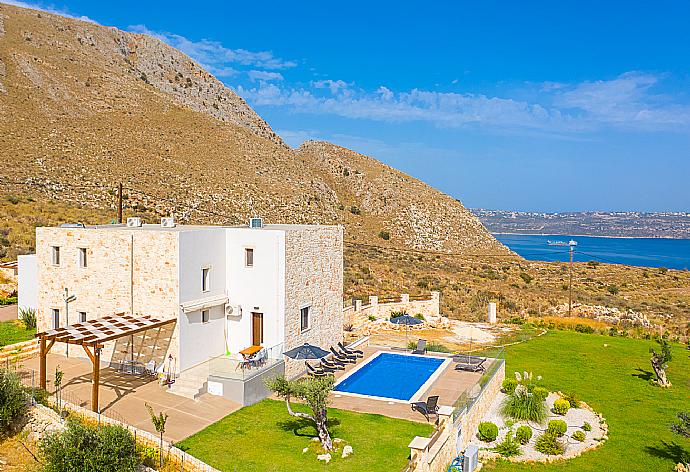 ,Beautiful villa with private pool, terrace, and garden with sea views . - Villa Lulla . (Photo Gallery) }}