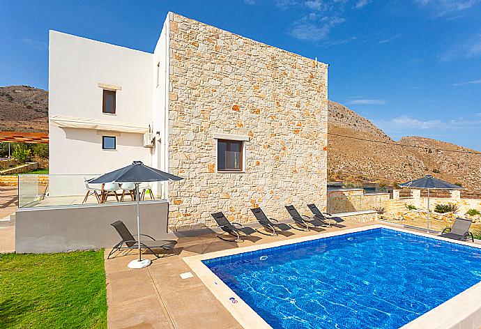 Beautiful villa with private pool, terrace, and garden . - Villa Lulla . (Fotogalerie) }}