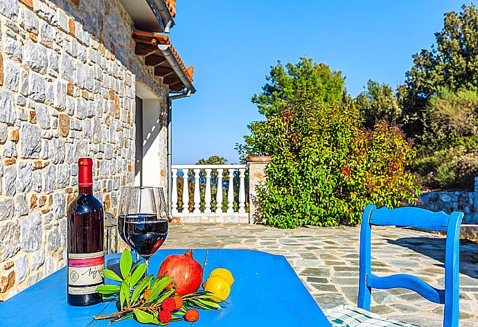 Outdoor dining area . - Villa Levanda . (Galería de imágenes) }}