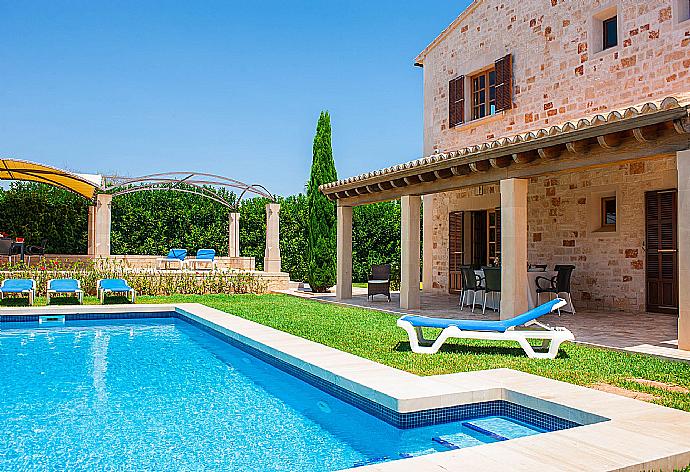  . - Villa Bassa des Castellet . (Photo Gallery) }}