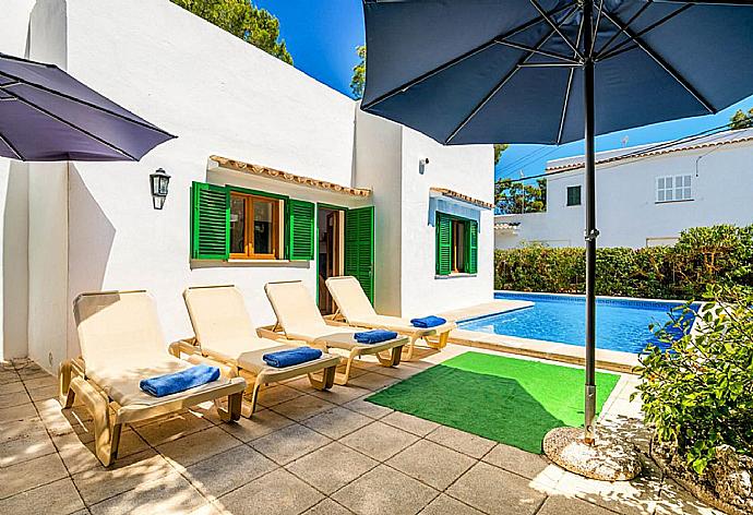 Beautiful villa with private pool and terrace . - Villa Binimelis . (Galerie de photos) }}