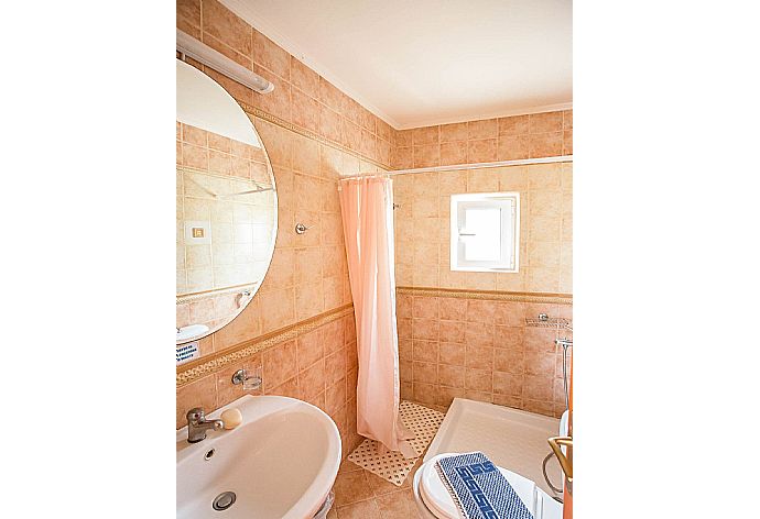 Villa Callistemon Bathroom