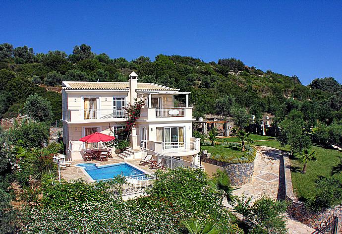 Beautiful villa with private pool . - Villa Callistemon . (Galerie de photos) }}