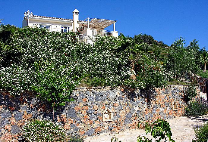 Aerial view  . - Villa Callistemon . (Fotogalerie) }}