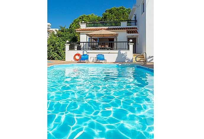 Private pool and terrace . - Villa Charoula Tria . (Galería de imágenes) }}