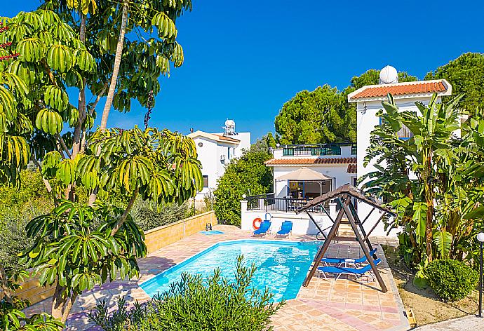 Beautiful villa with private pool and terrace . - Villa Charoula Tria . (Photo Gallery) }}