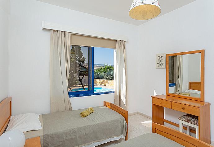 Twin bedroom with A/C . - Villa Charoula Tria . (Photo Gallery) }}