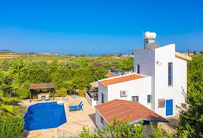 Aerial view of Villa Charoula Pente . - Villa Charoula Pente . (Galerie de photos) }}