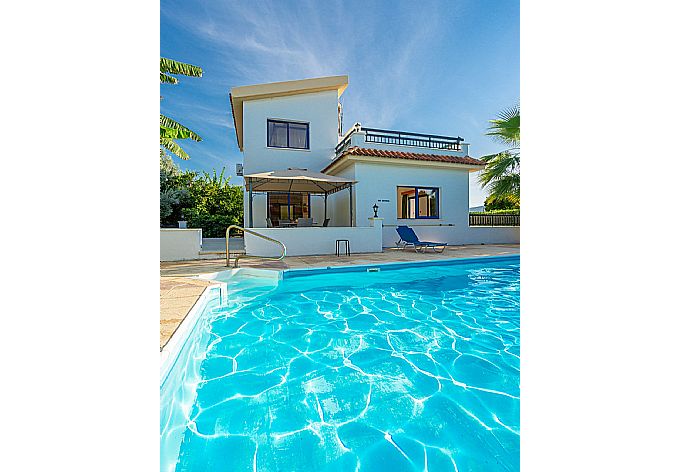 Beautiful villa with private pool and terrace . - Villa Charoula Exi . (Галерея фотографий) }}