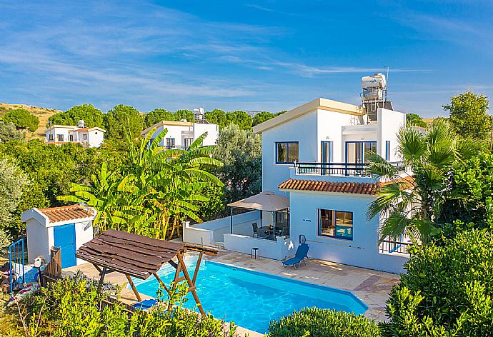 Aerial view of Villa Charoula Exi . - Villa Charoula Exi . (Galleria fotografica) }}