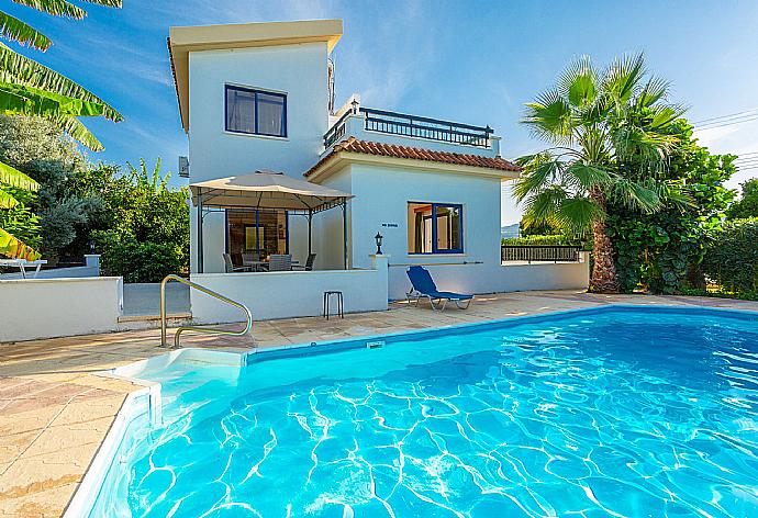 Beautiful villa with private pool and terrace . - Villa Charoula Exi . (Galleria fotografica) }}