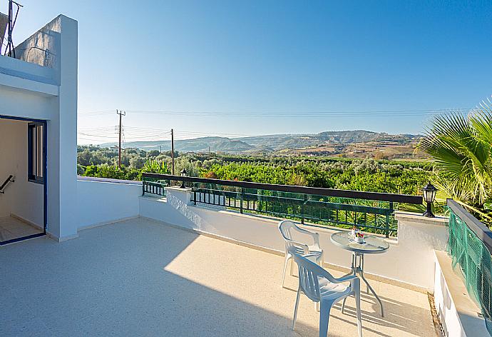 Upper terrace . - Villa Charoula Exi . (Galleria fotografica) }}