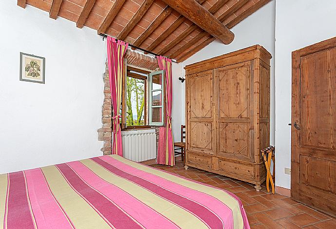 Double bedroom . - Villa Podere Belvedere . (Galleria fotografica) }}