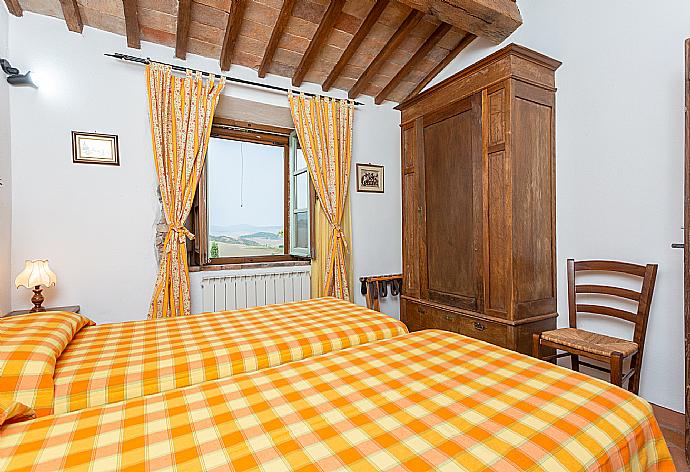 Twin bedroom . - Villa Podere Belvedere . (Fotogalerie) }}