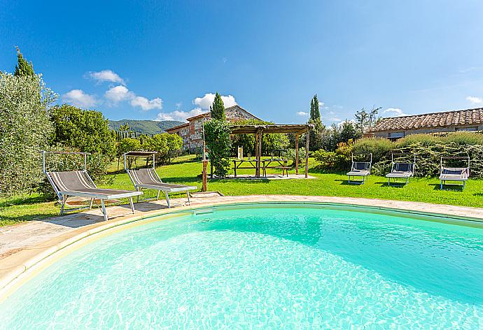 Private pool, terrace, and large lawn with panoramic Tuscan views . - Villa Podere Belvedere . (Photo Gallery) }}