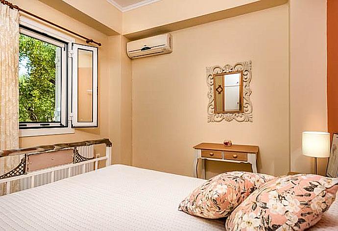 Double bedroom with A/C . - Villa Antonio . (Photo Gallery) }}