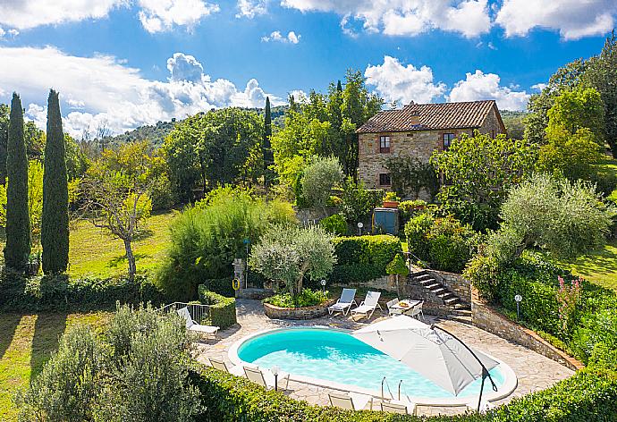 ,Beautiful villa with private pool, terrace, and garden . - Villa Caporlese . (Galerie de photos) }}