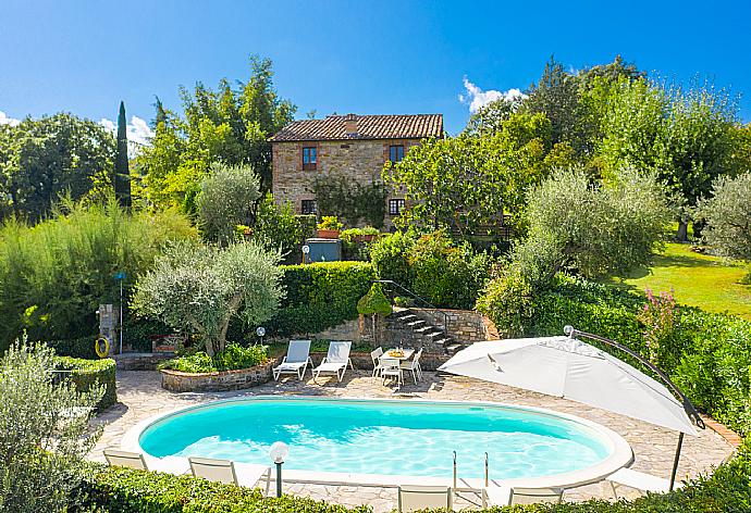 Aerial view of Villa Caporlese . - Villa Caporlese . (Galleria fotografica) }}