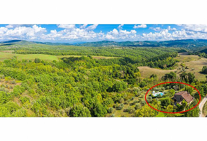 Aerial view showing location of Villa Caporlese . - Villa Caporlese . (Галерея фотографий) }}