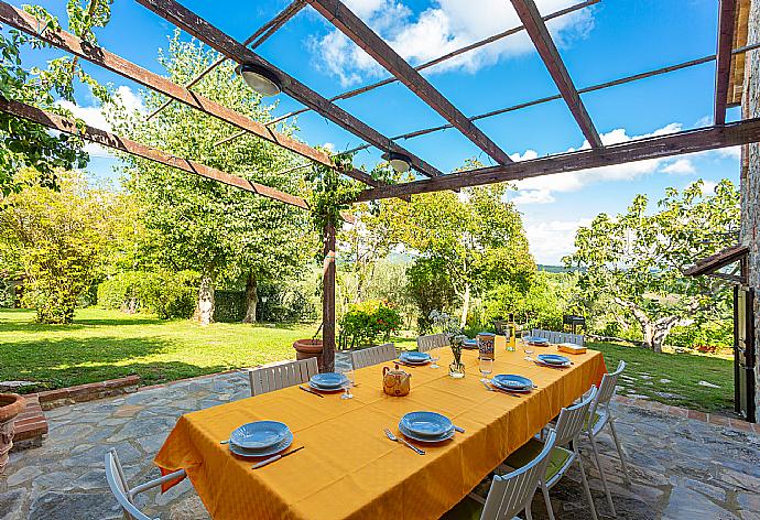 Terrace area . - Villa Caporlese . (Galerie de photos) }}