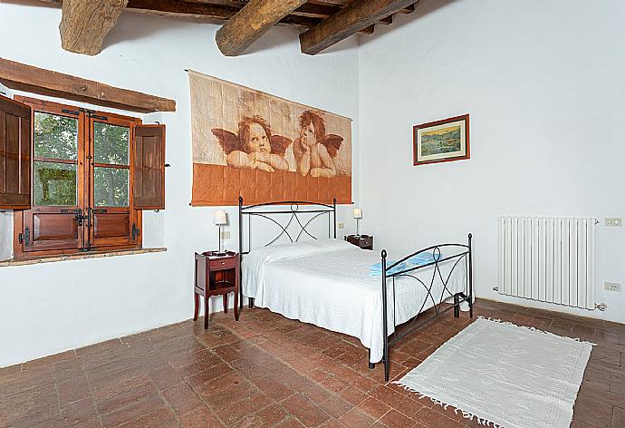 Villa Caporlese Bedroom