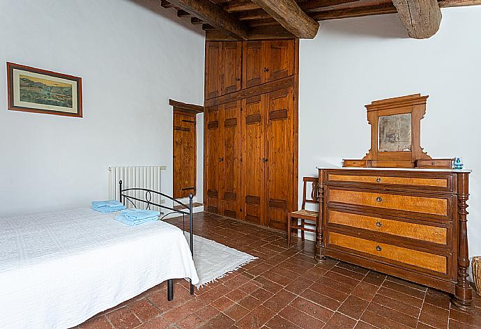 Double bedroom . - Villa Caporlese . (Galleria fotografica) }}