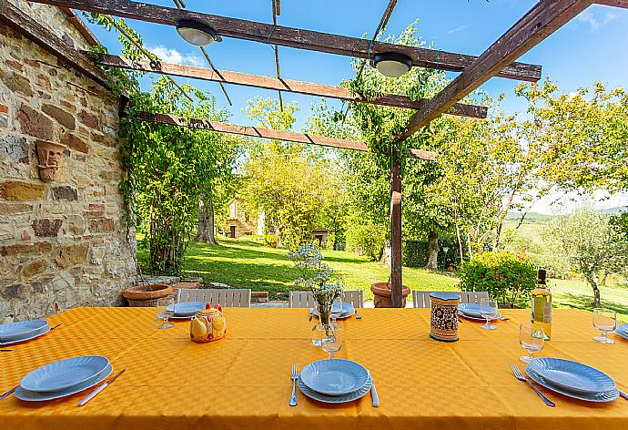 Terrace area . - Villa Caporlese . (Галерея фотографий) }}