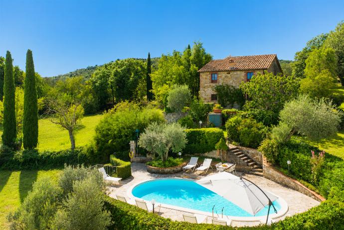,Beautiful villa with private pool, terrace, and garden . - Villa Caporlese . (Galerie de photos) }}