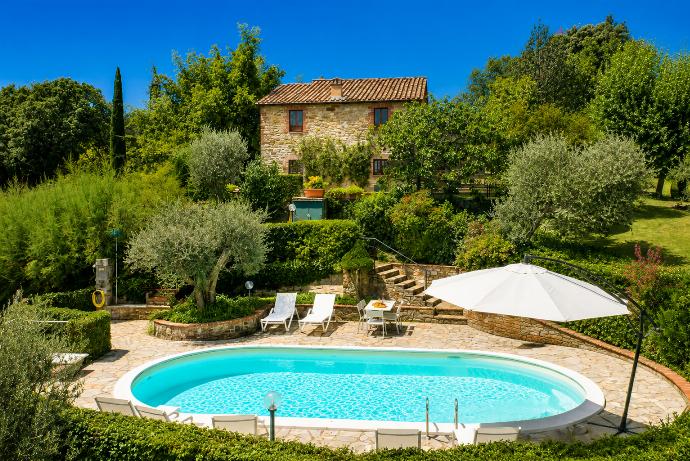 Aerial view of Villa Caporlese . - Villa Caporlese . (Galerie de photos) }}