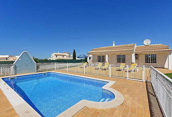 Beautiful villa with private pool , outdoor area and garden  . - Villa Palmeira . (Galleria fotografica) }}