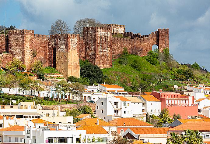 Local town . - Villa Palmeira . (Galerie de photos) }}