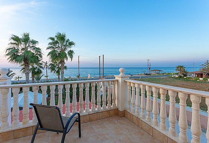 Balcony with sea views . - Villa Jan Lui . (Fotogalerie) }}