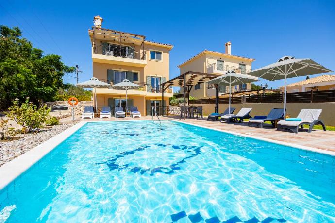 Beautiful villa with private pool and terrace with sea views . - Rose Villa . (Photo Gallery) }}