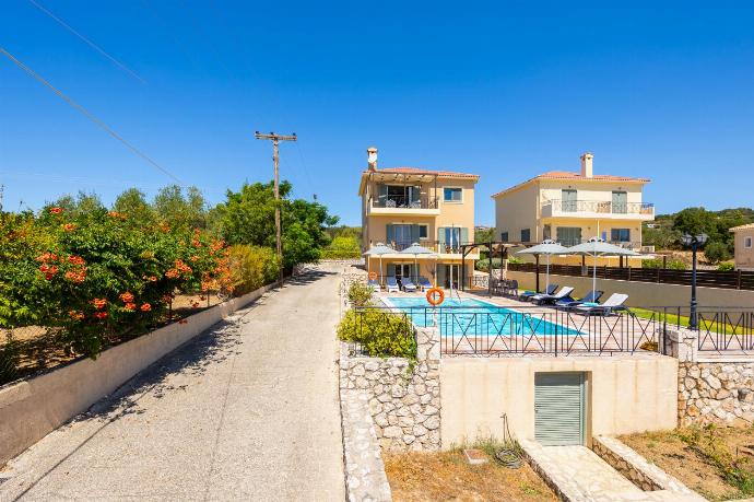 Beautiful villa with private pool and terrace with sea views . - Rose Villa . (Photo Gallery) }}