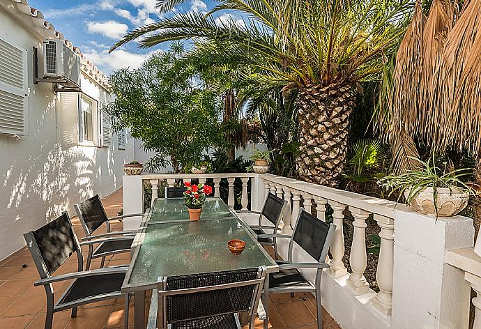 ,Terrace area . - Villa Palmera . (Fotogalerie) }}