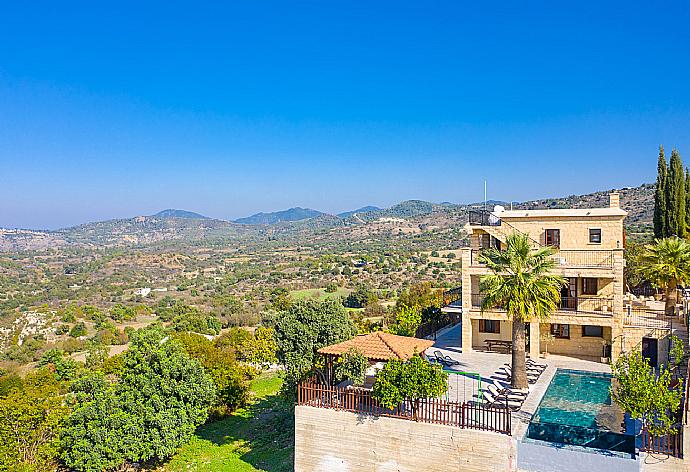 Aerial view of Villa Alexandros Palace . - Villa Alexandros Palace . (Galerie de photos) }}