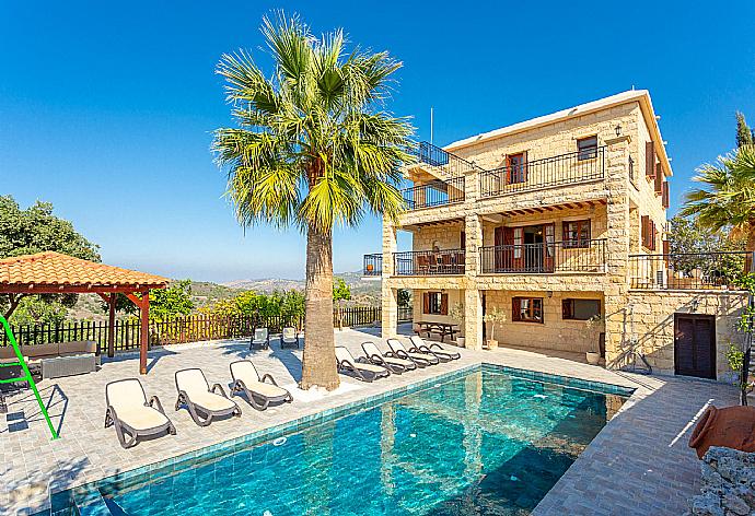 ,Beautiful villa with private pool and terrace with panoramic views . - Villa Alexandros Palace . (Galería de imágenes) }}